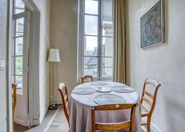 Apartment Aquino Paris